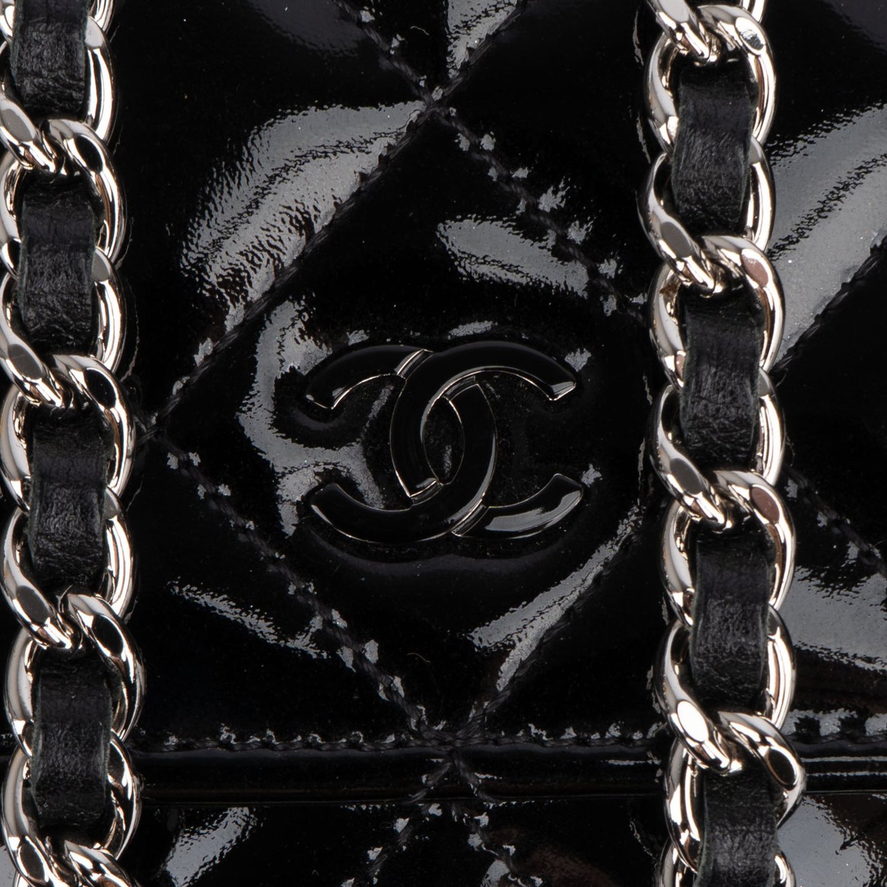 Chanel Chanel Quilted Patent Leather Wallet On Chain Crossbody Bag Zwart