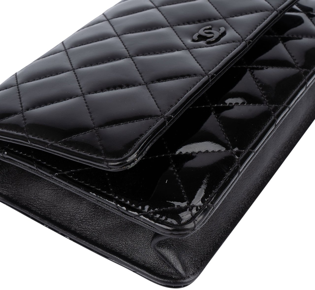 Chanel Chanel Quilted Patent Leather Wallet On Chain Crossbody Bag Zwart