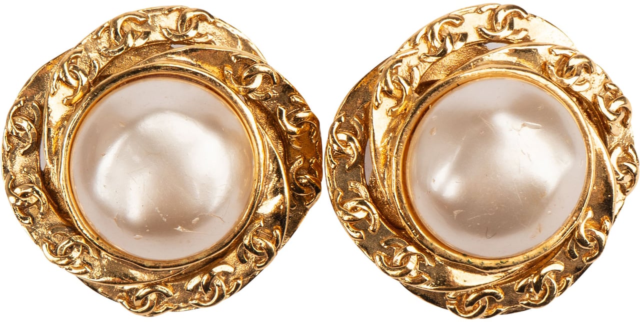 Chanel Chanel Golden CC Pearl Earclips Divers