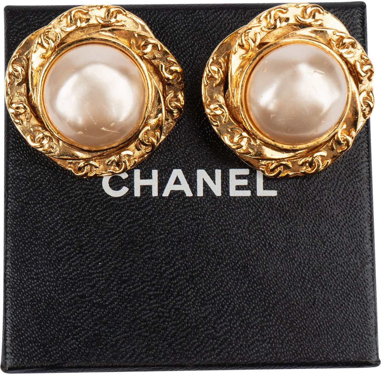 Chanel Chanel Golden CC Pearl Earclips Divers