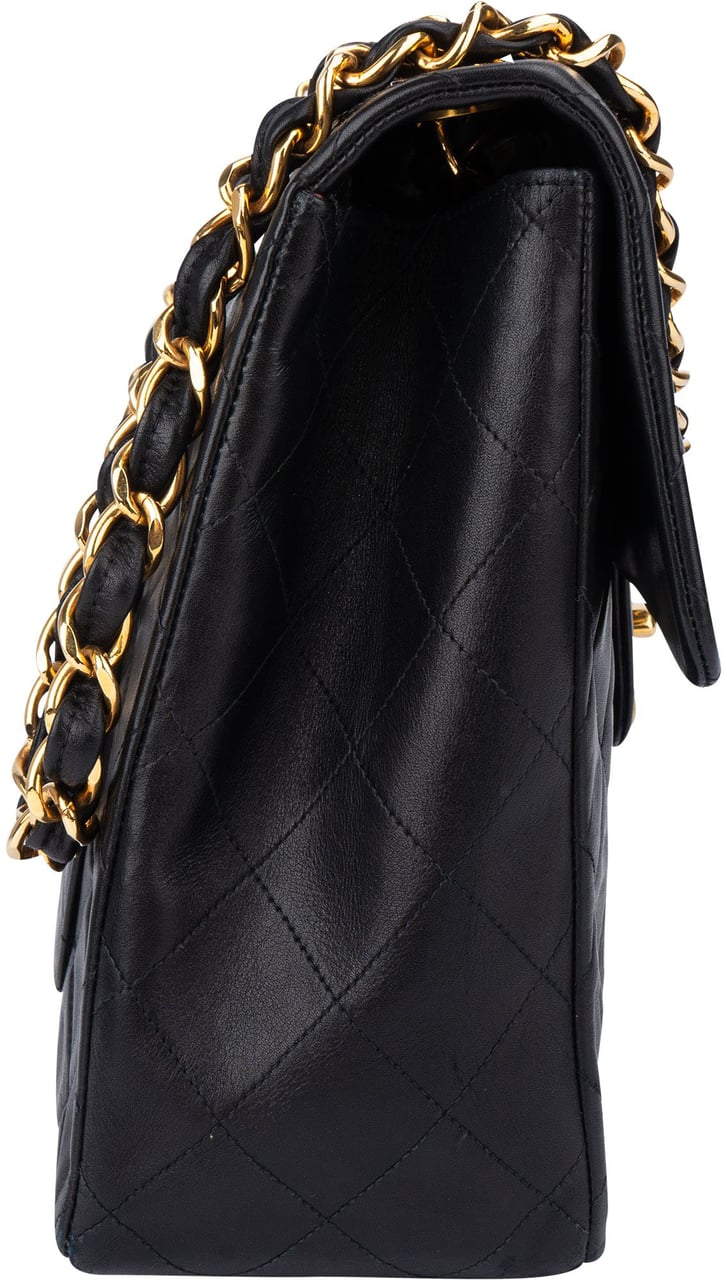 Chanel Chanel Quilted Lambskin 24K Gold Maxi Single Flap Crossbody Bag Zwart