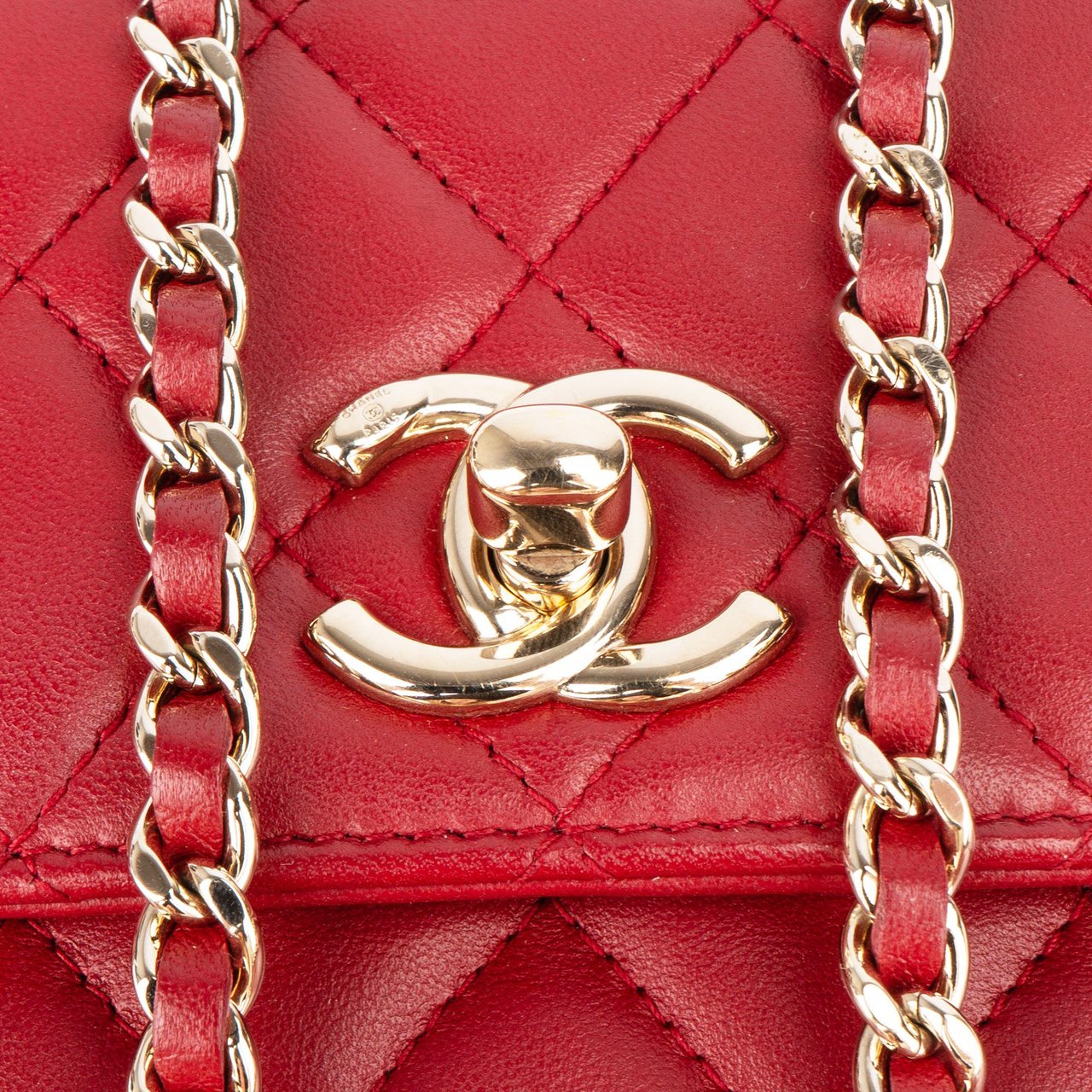 Chanel Chanel Quilted Lambskin On Chain Single Flap Crossbody Bag Rood