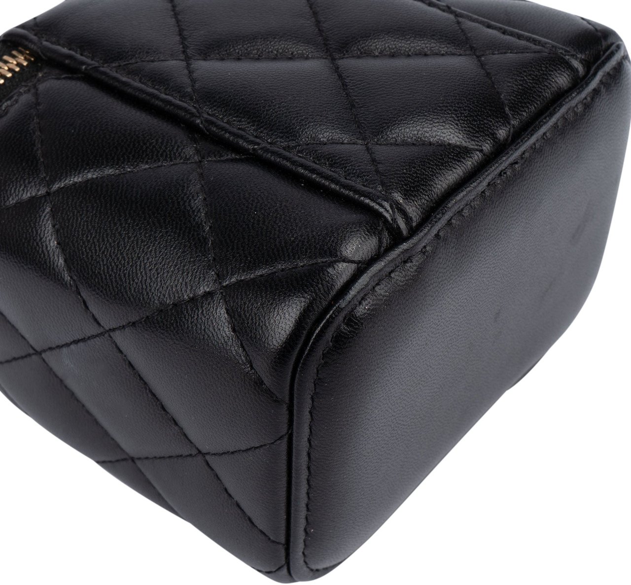 Chanel Chanel Quilted Lambskin CC Mini Vanity Crossbody Bag Zwart
