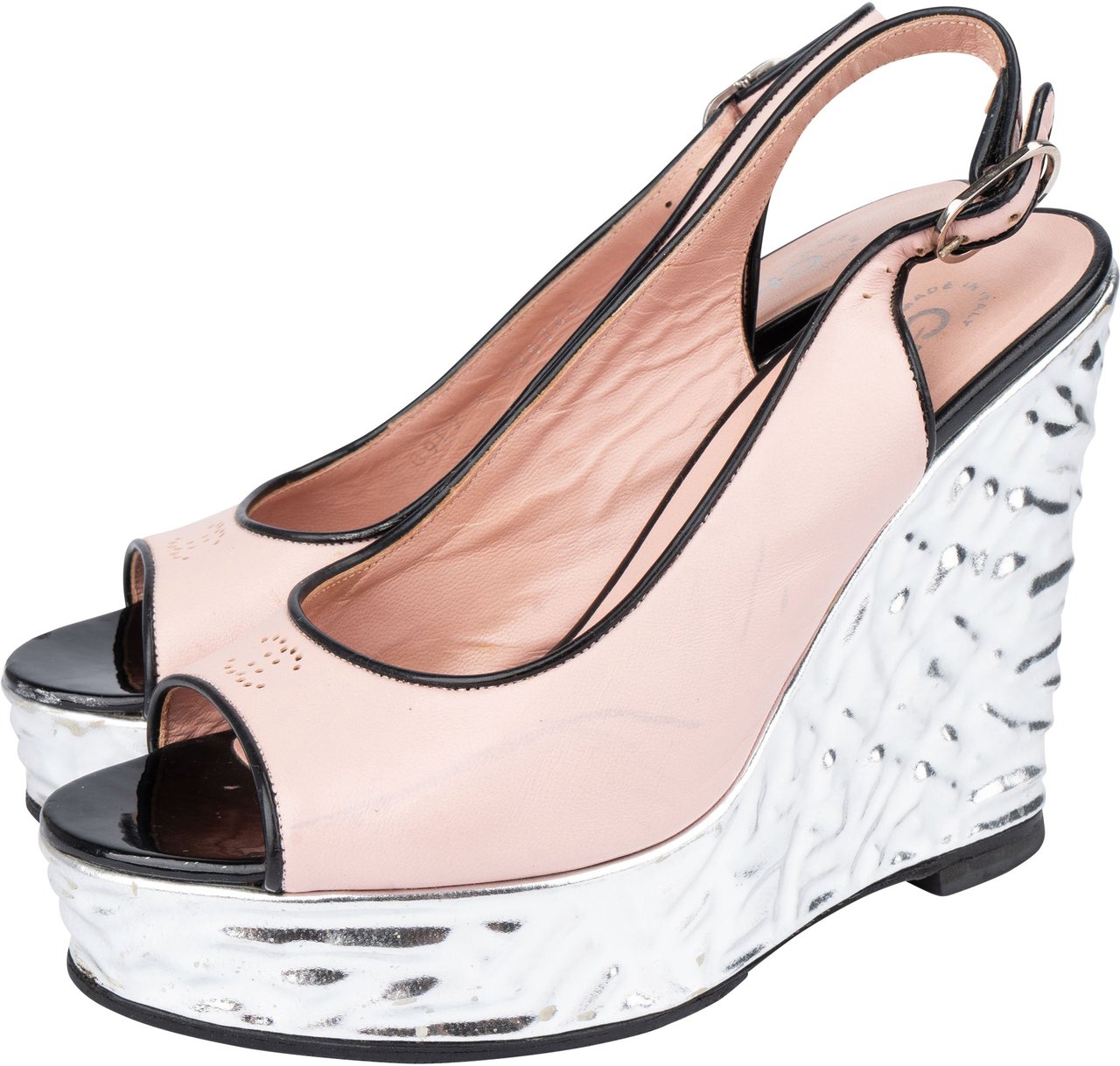 Chanel Chanel Pink Leather Wedge Sandals (36) Roze