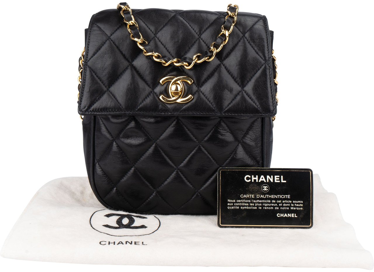 Chanel Chanel Quilted Lambskin Single Flap Crossbody Bag Zwart