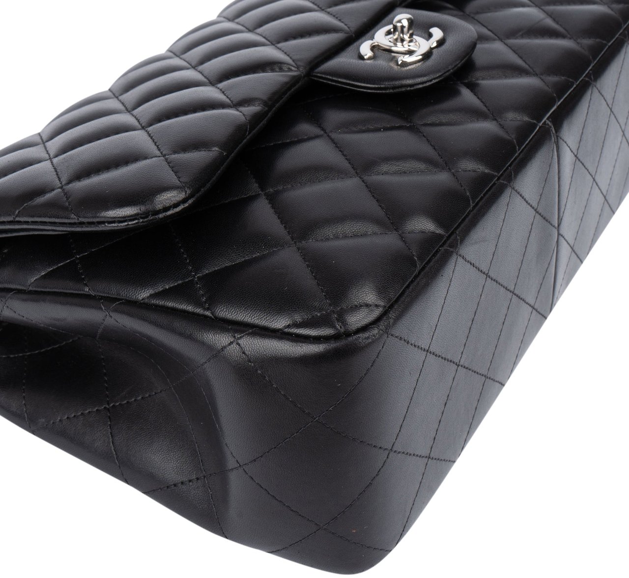 Chanel Chanel Quilted Lambskin Palladium Jumbo Double Flap Crossbody Bag Zwart