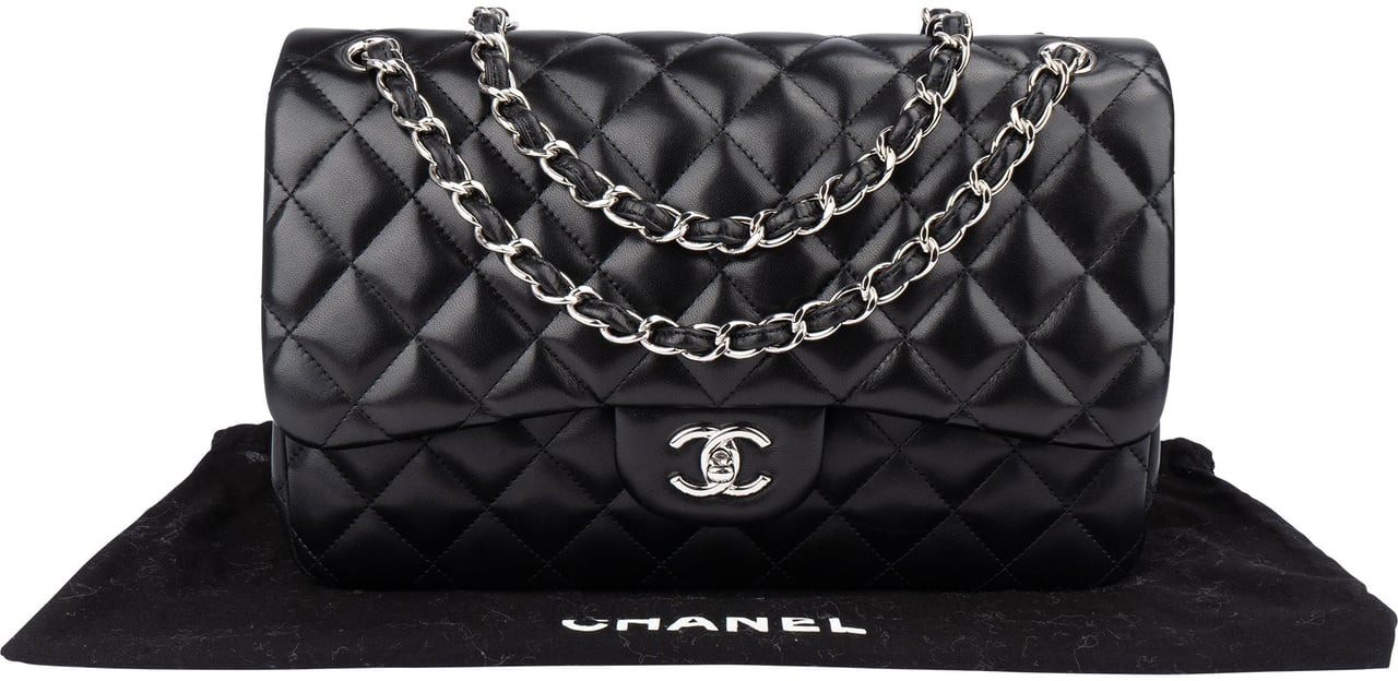 Chanel Chanel Quilted Lambskin Palladium Jumbo Double Flap Crossbody Bag Zwart
