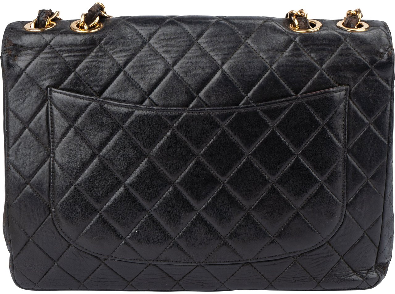 Chanel Chanel Quilted Lambskin 24K Gold Jumbo Single Flap Crossbody Bag Zwart