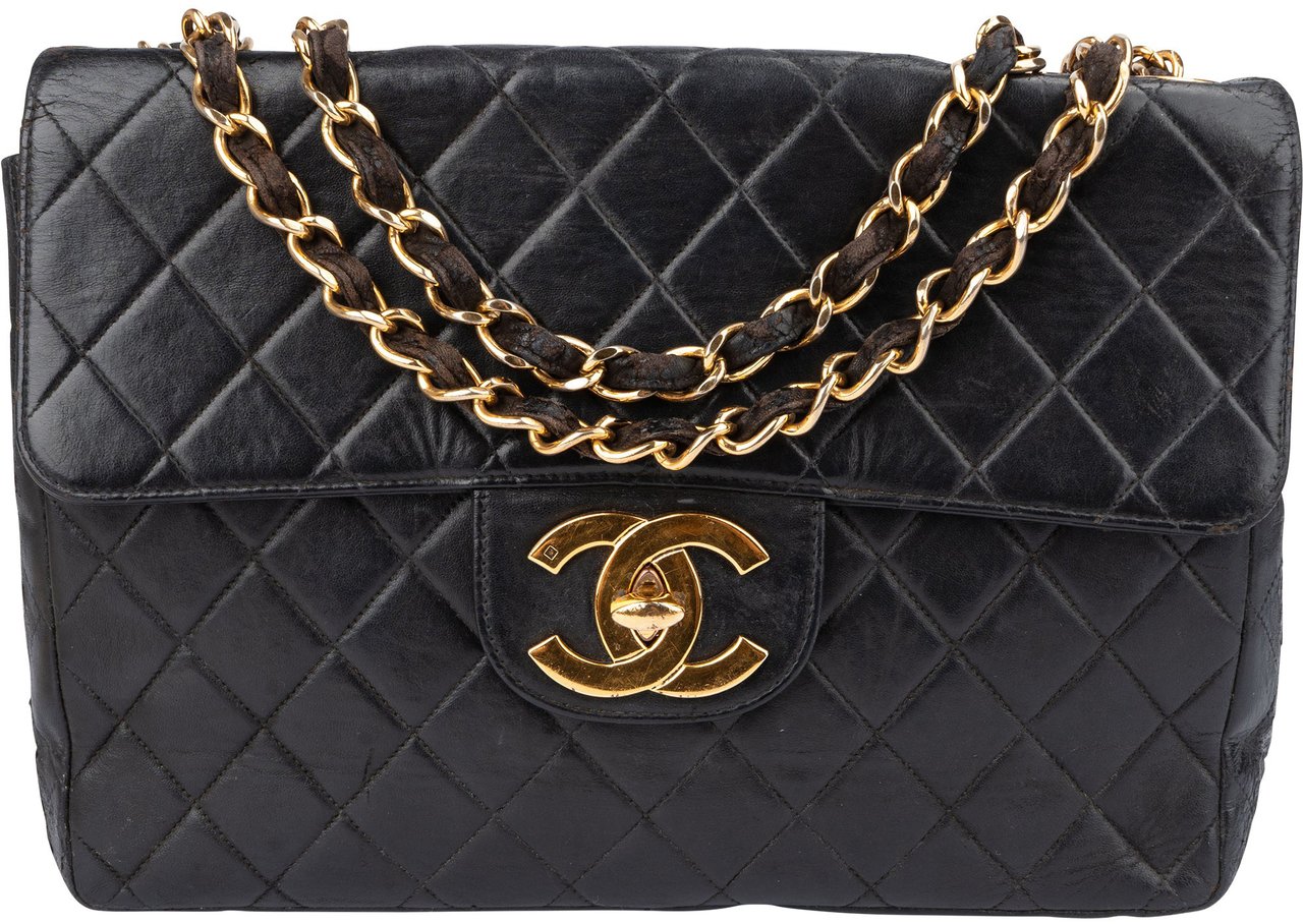 Chanel Chanel Quilted Lambskin 24K Gold Jumbo Single Flap Crossbody Bag Zwart