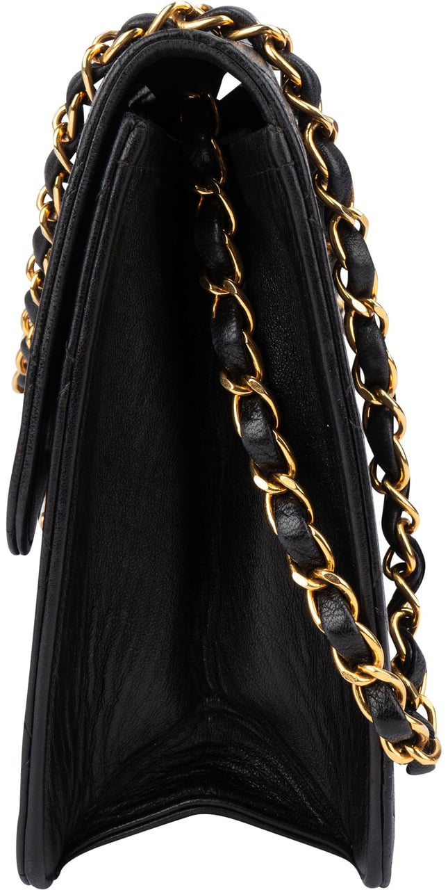 Chanel Chanel Quilted Lambskin 24K Gold Single Flap Shoulder Bag Zwart