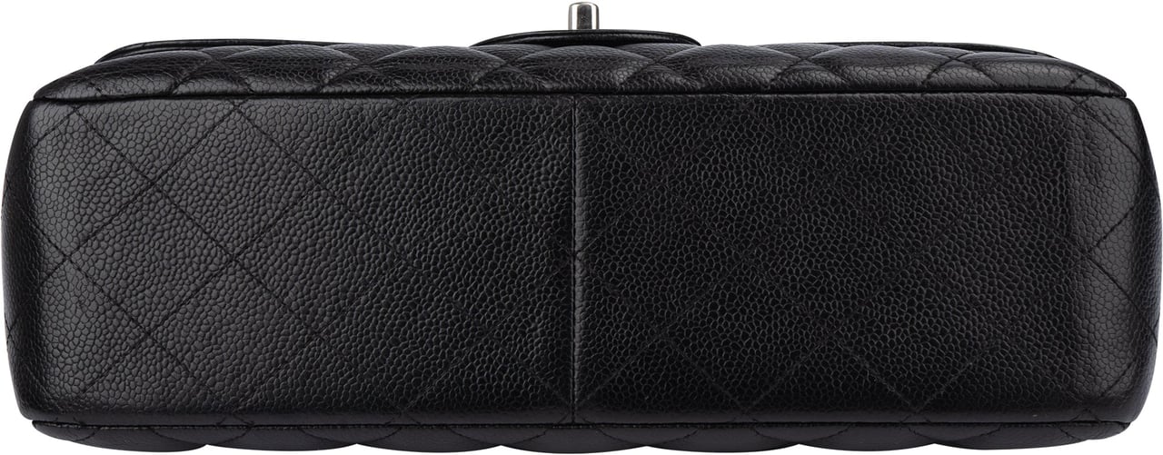 Chanel Chanel Quilted Caviar Leather Palladium Jumbo Double Flap Crossbody Bag Zwart