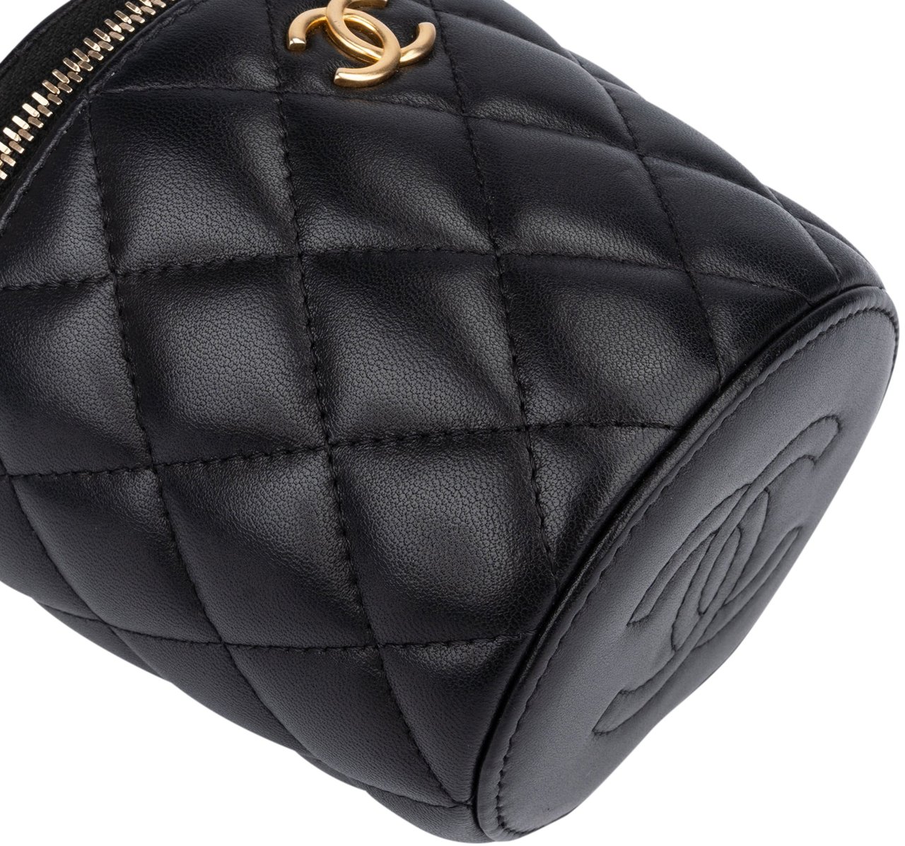Chanel Chanel Quilted Lambskin Mini Vanity Crossbody Bag Zwart