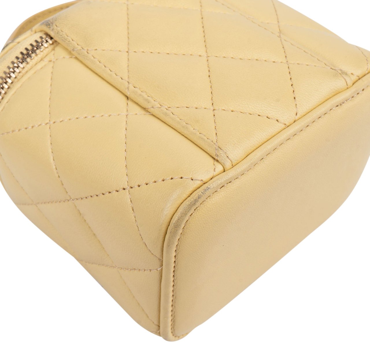 Chanel Chanel Quilted Lambskin CC Mini Vanity Handbag Geel