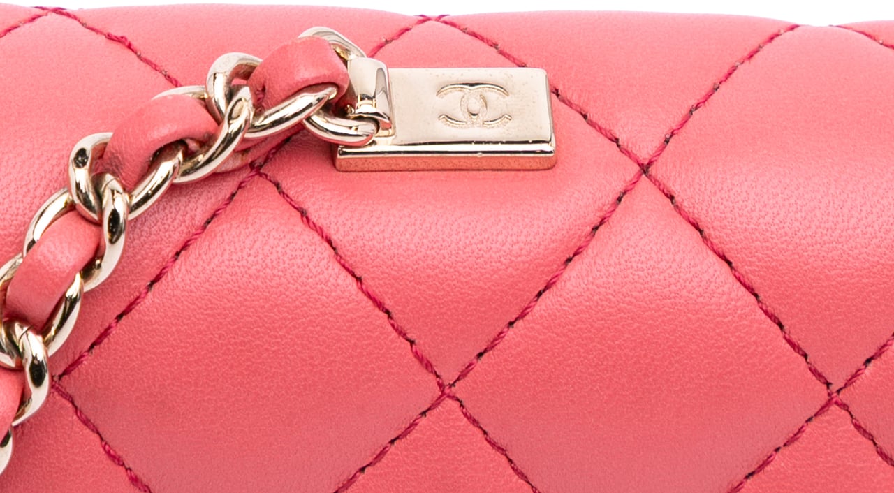Chanel Quilted Lambskin Pearl Chain East West Single Flap Roze