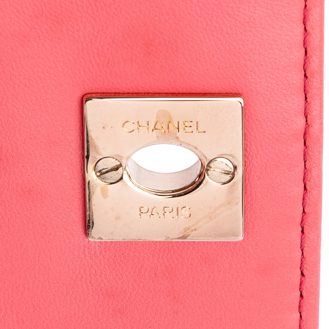 Chanel Quilted Lambskin Pearl Chain East West Single Flap Roze