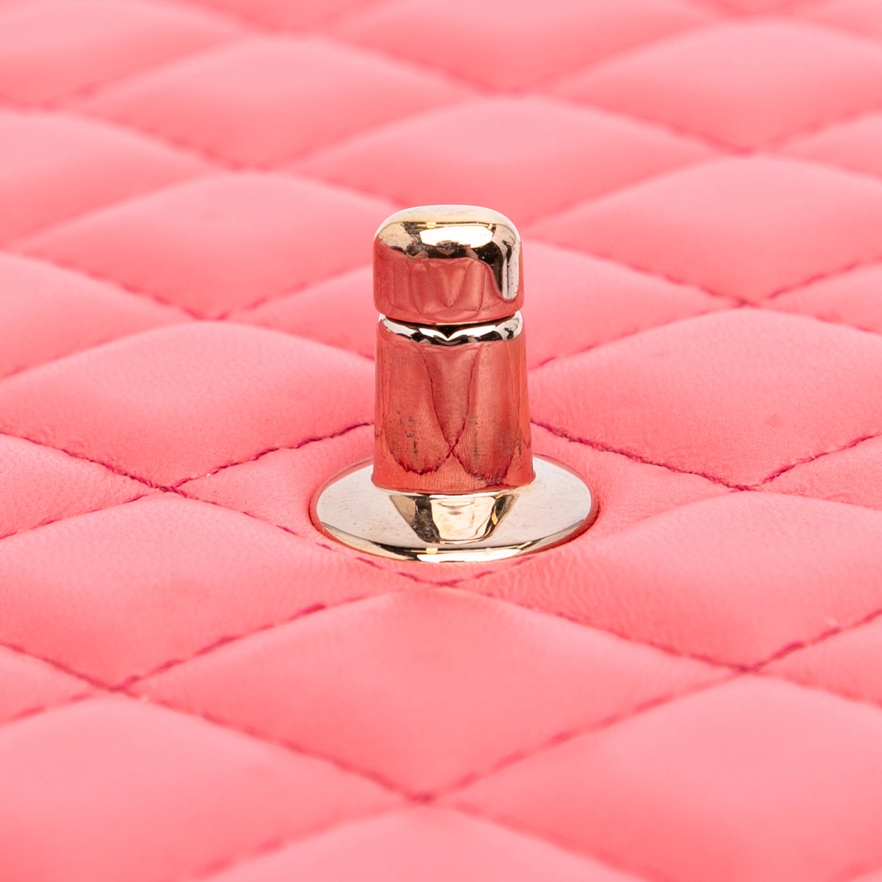 Chanel Quilted Lambskin Pearl Chain East West Single Flap Roze