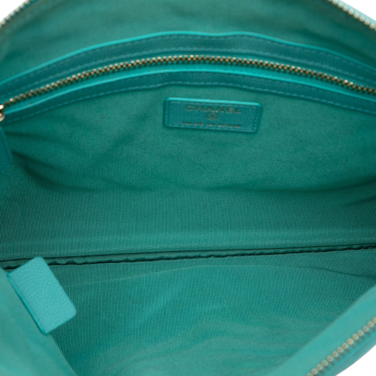 Chanel Medium CC Chevron Caviar O Case Clutch Blauw