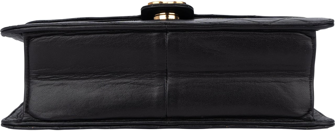 Chanel Chanel Quilted Lambskin 24K Gold Single Flap Crossbody Bag Zwart