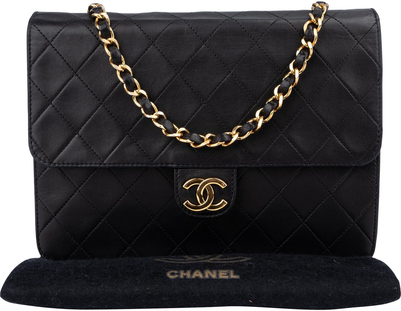 Chanel Chanel Quilted Lambskin 24K Gold Single Flap Crossbody Bag Zwart
