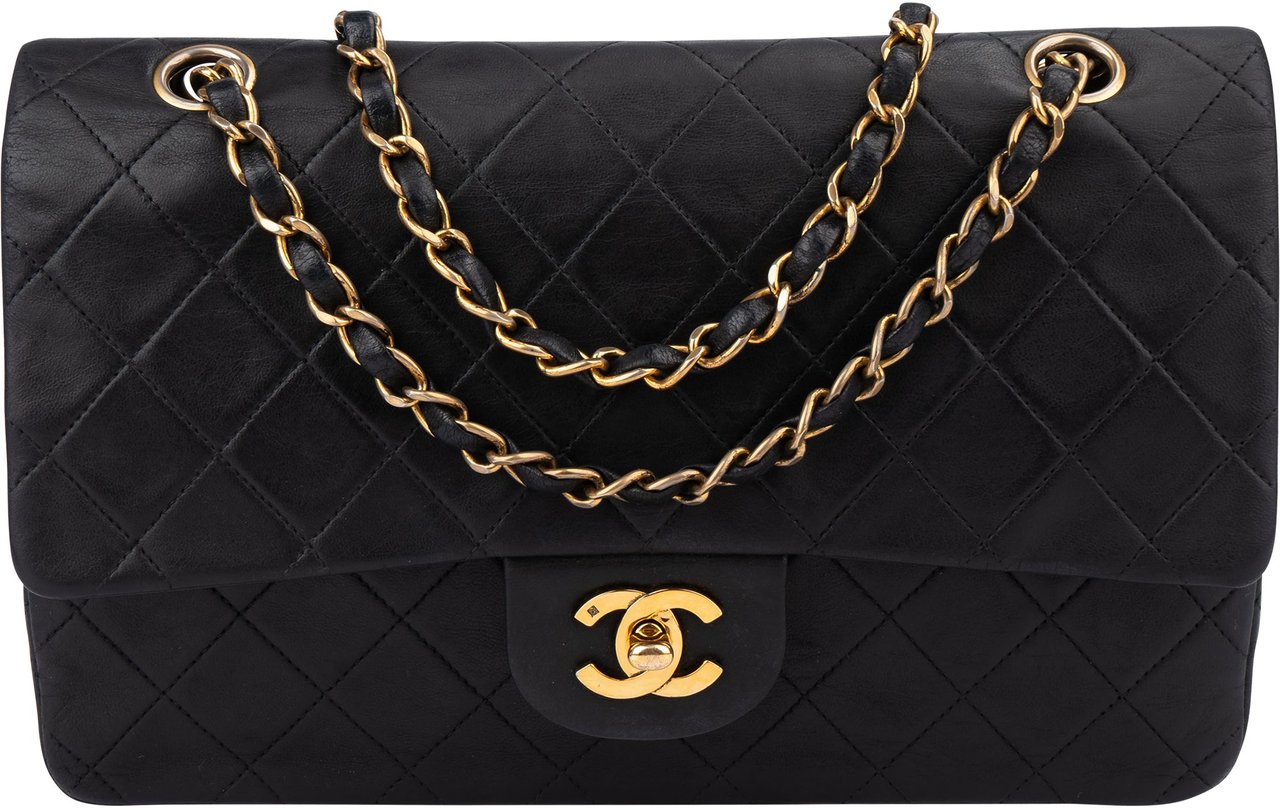 Chanel Chanel Quilted Lambskin 24K Gold Medium Double Flap Crossbody Bag Zwart