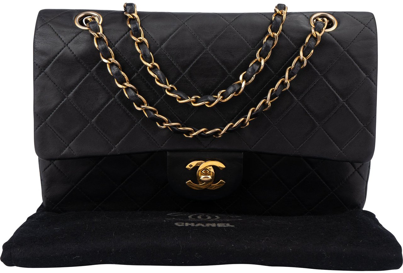 Chanel Chanel Quilted Lambskin 24K Gold Medium Double Flap Crossbody Bag Zwart