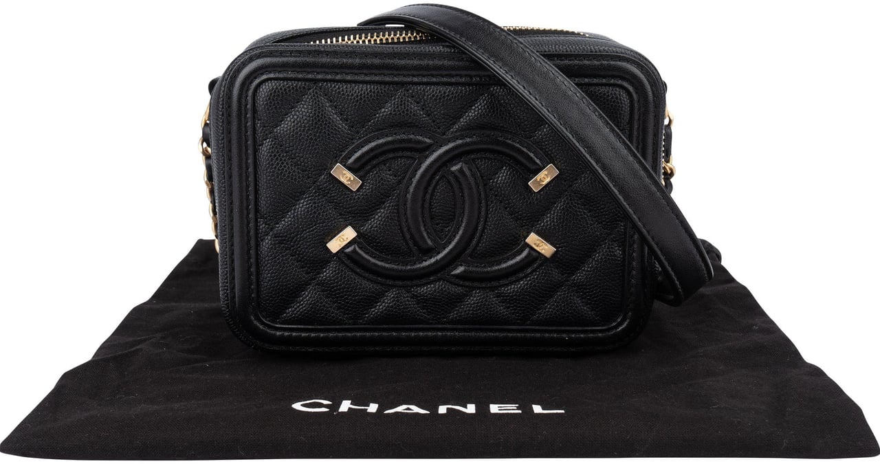 Chanel Quilted Caviar Leather CC Filigree Crossbody Bag Zwart