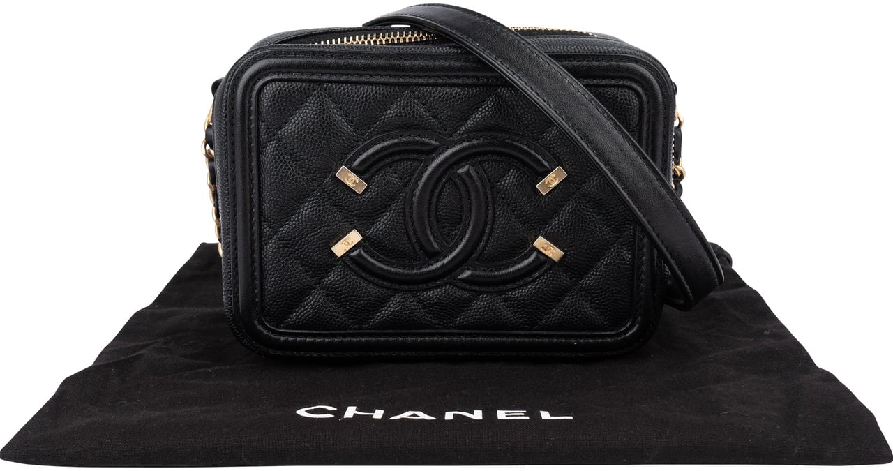 Chanel Chanel Quilted Caviar Leather CC Filigree Crossbody Bag Zwart