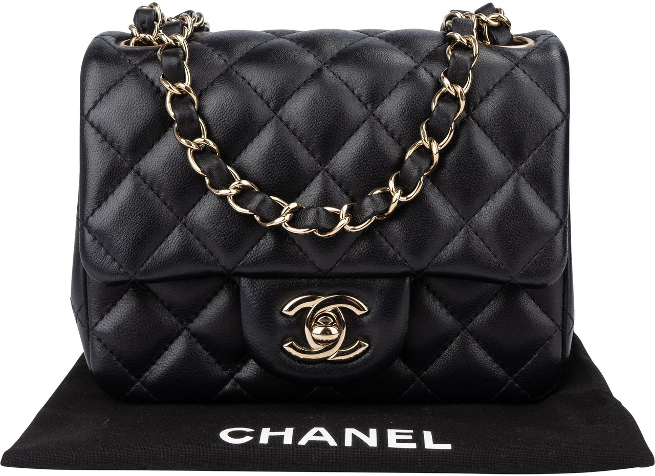 Chanel Chanel Quilted Lambskin Single Flap Crossbody Bag Zwart