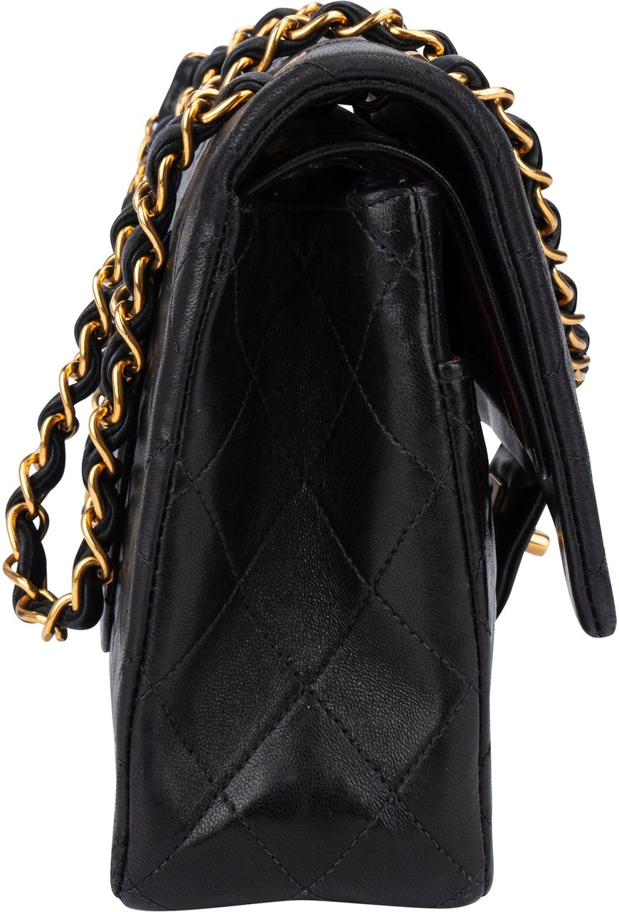 Chanel Chanel Quilted Lambskin 24K Gold Medium Double Flap Crossbody Bag Zwart