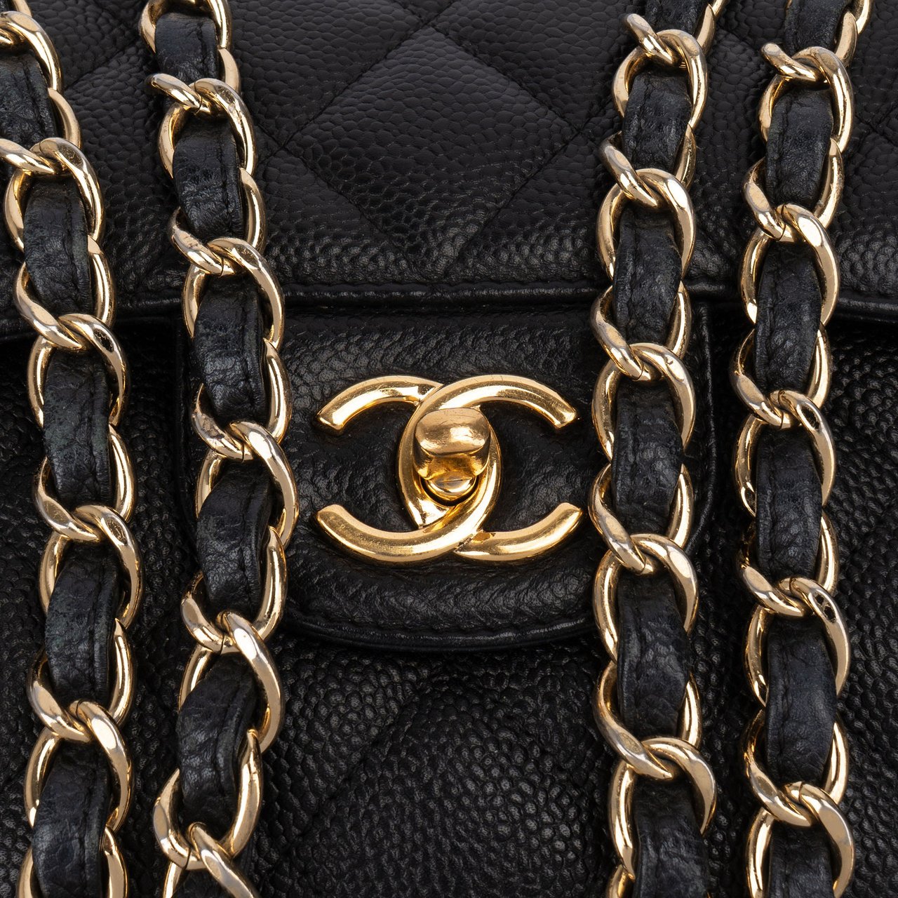Chanel Chanel Quilted Caviar Leather Jumbo Double Flap Crossbody Bag Zwart