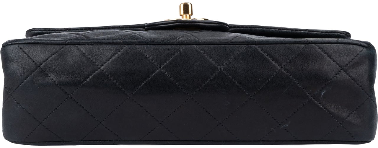 Chanel Chanel Quilted Lambskin 24K Gold Small Double Flap Crossbody Bag Zwart