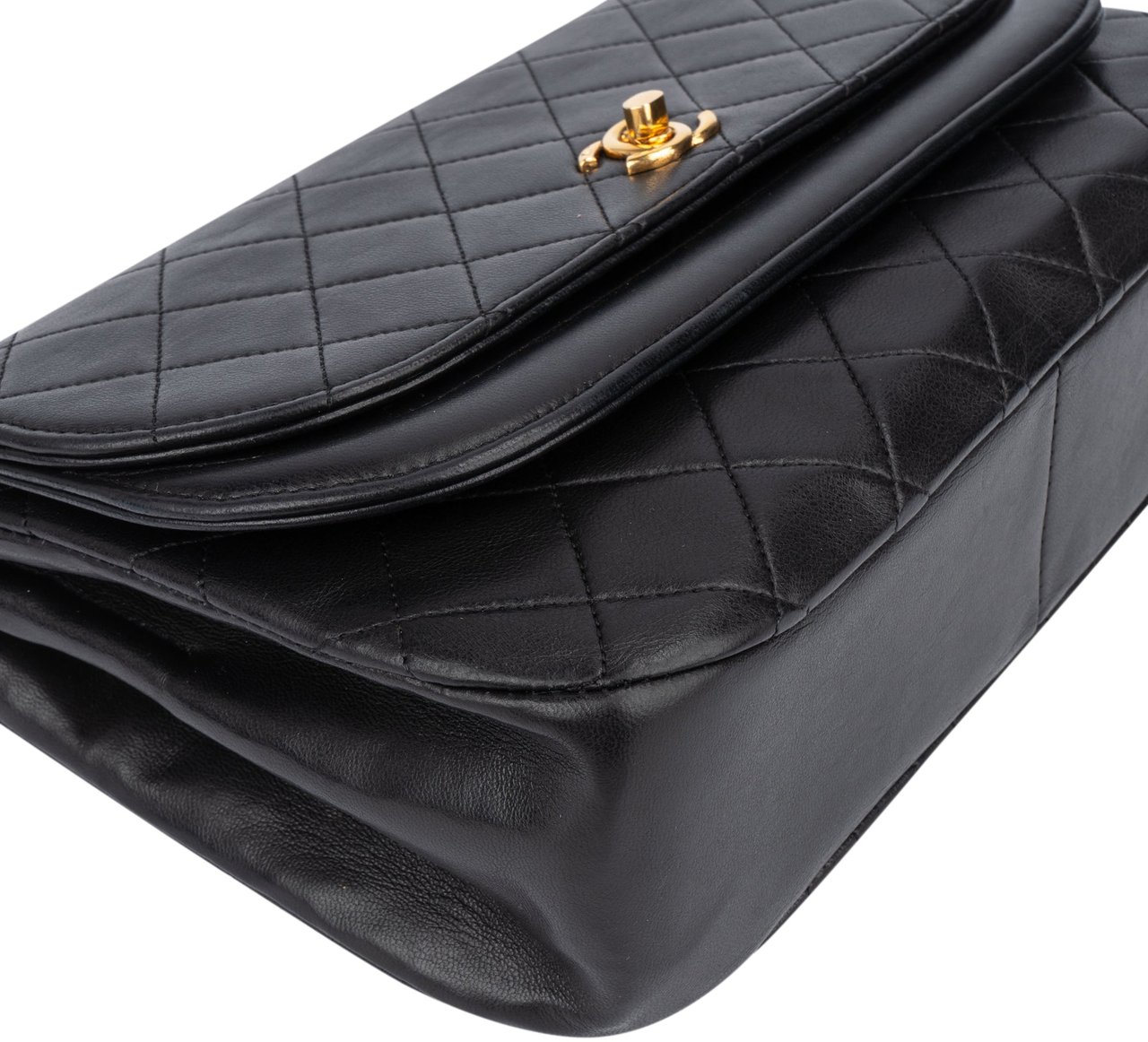 Chanel Chanel Quilted Lambskin 24K Gold Halfmoon Double Flap Shoulder Bag Zwart