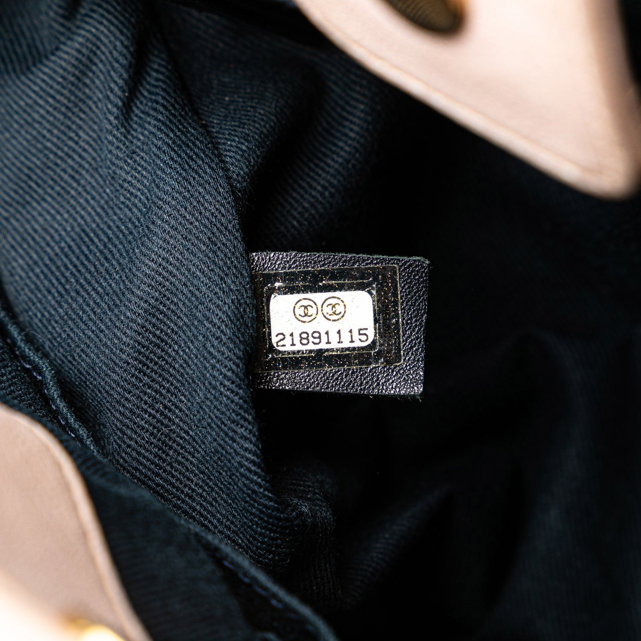 Chanel Large Chevron Calfskin Surpique Tote Roze