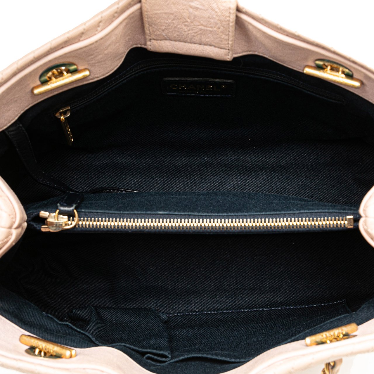 Chanel Large Chevron Calfskin Surpique Tote Roze