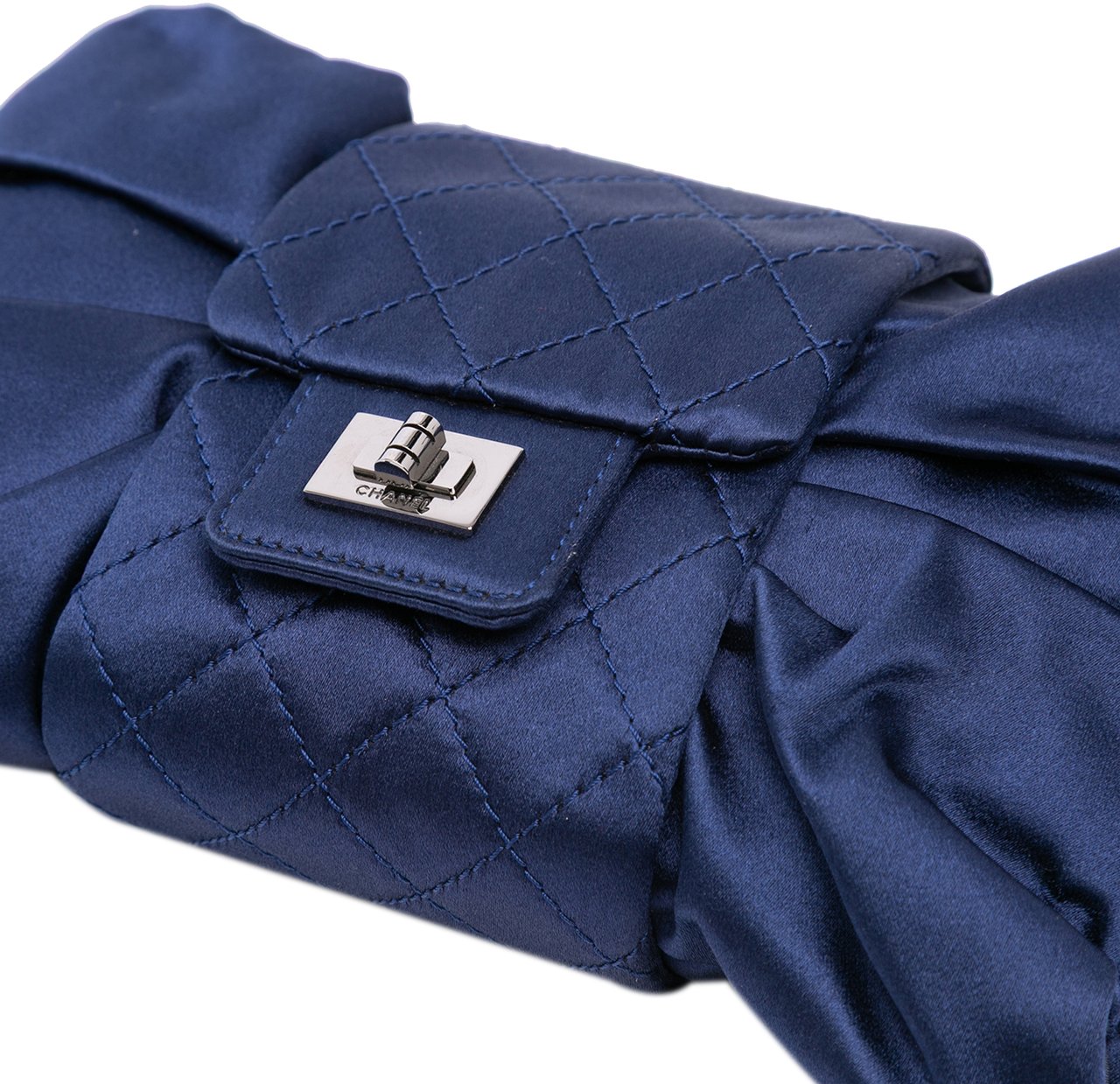 Chanel CC Satin Bow Clutch with Chain Blauw