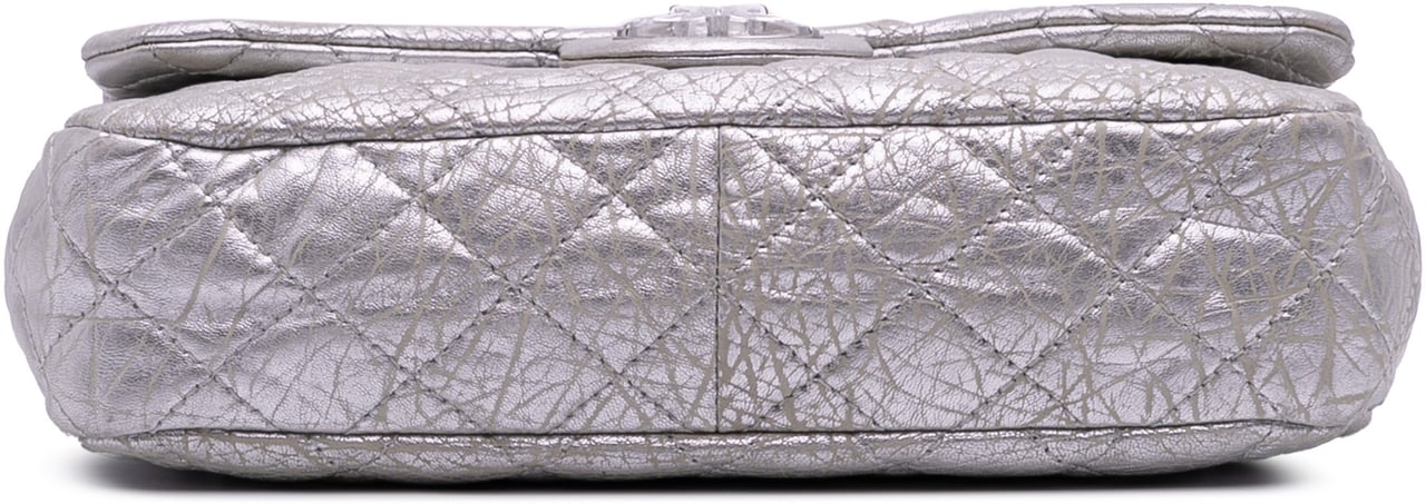Chanel Quilted Aged Calfskin On The Rocks Flap Zilver