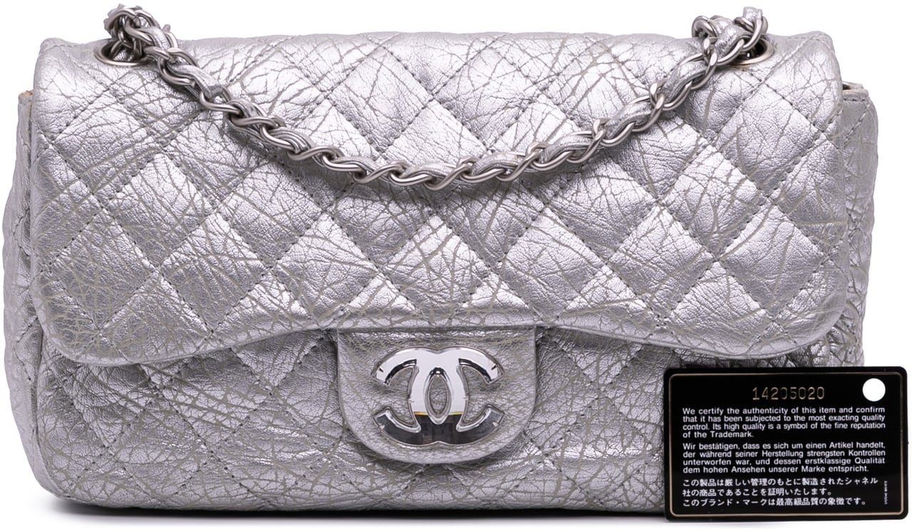 Chanel Quilted Aged Calfskin On The Rocks Flap Zilver