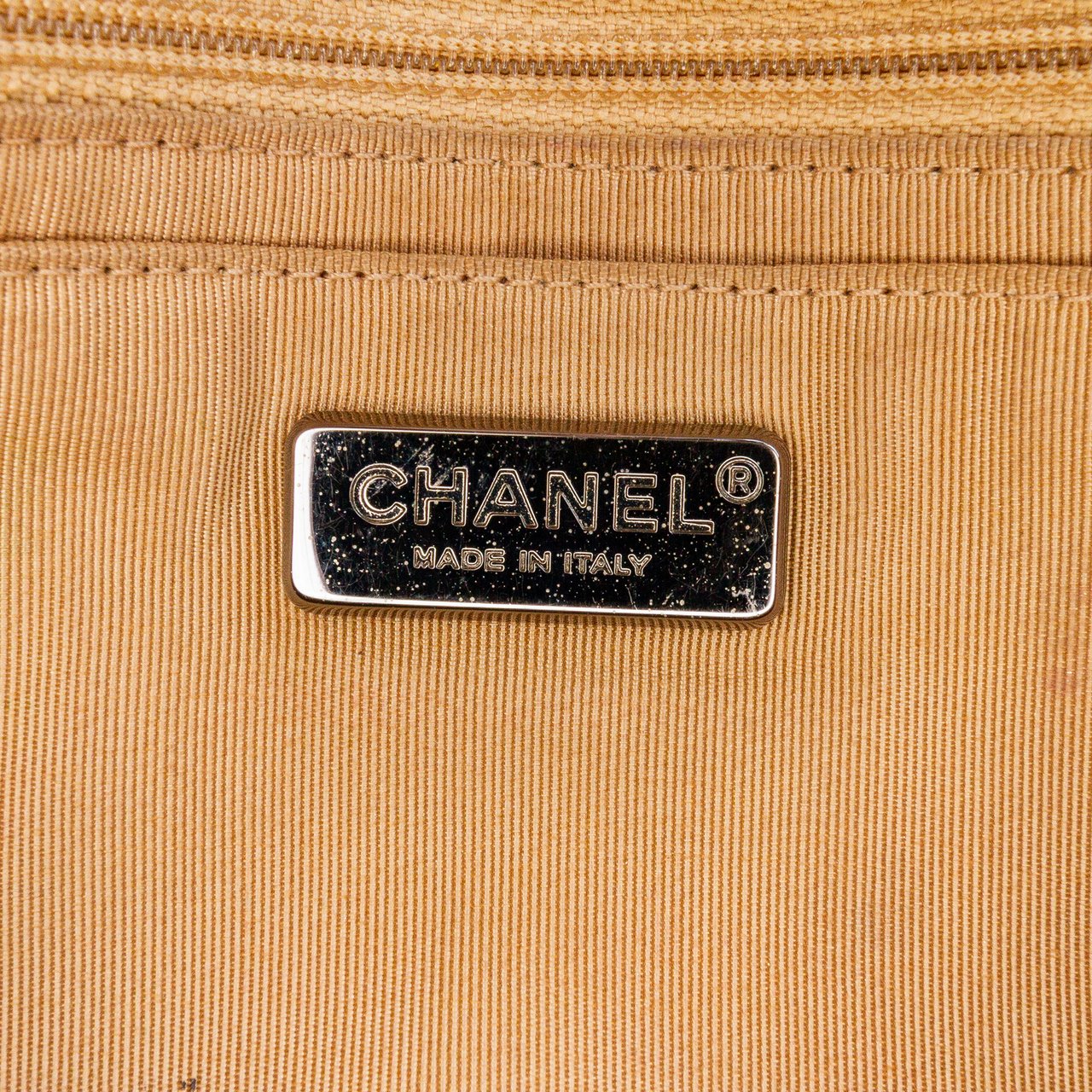 Chanel Paris-Dubai Small Perforated Metallic Lambskin Medals Flap Goud