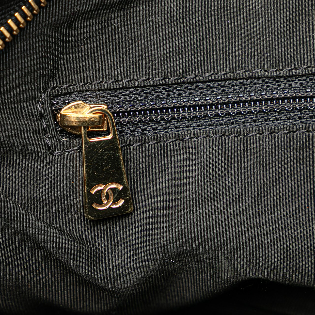 Chanel Petite Caviar Timeless Tote Zwart