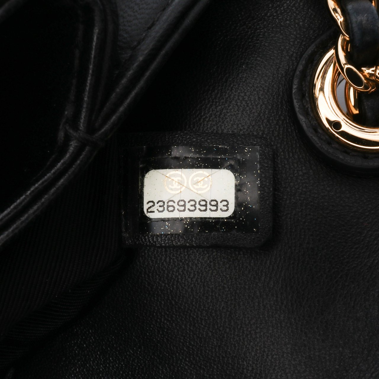 Chanel Small Quilted Lambskin CC Unchained Flap Zwart