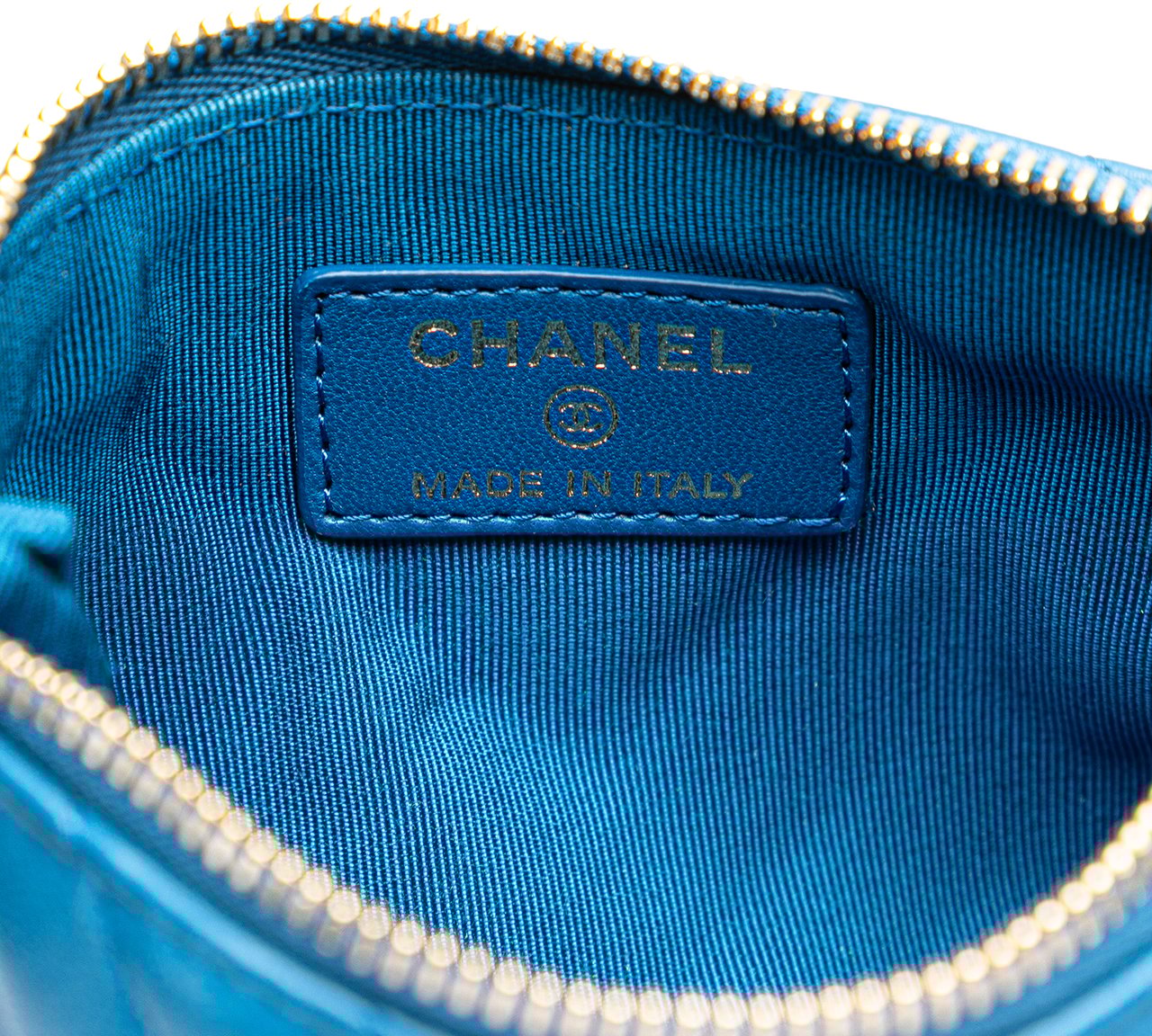 Chanel Chevron Lambskin O Case Pouch Blauw