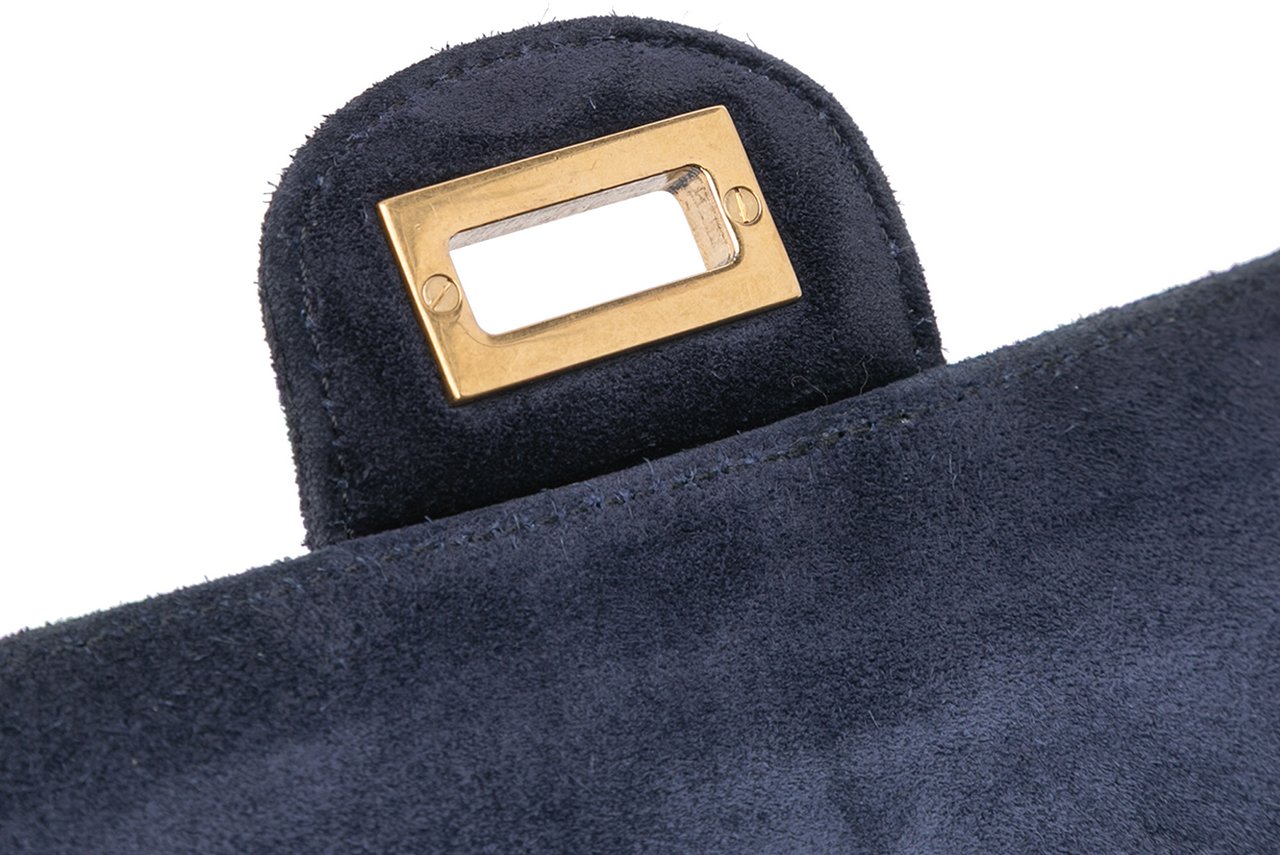 Chanel Reissue 2.55 Quilted Suede Double Flap 225 Blauw