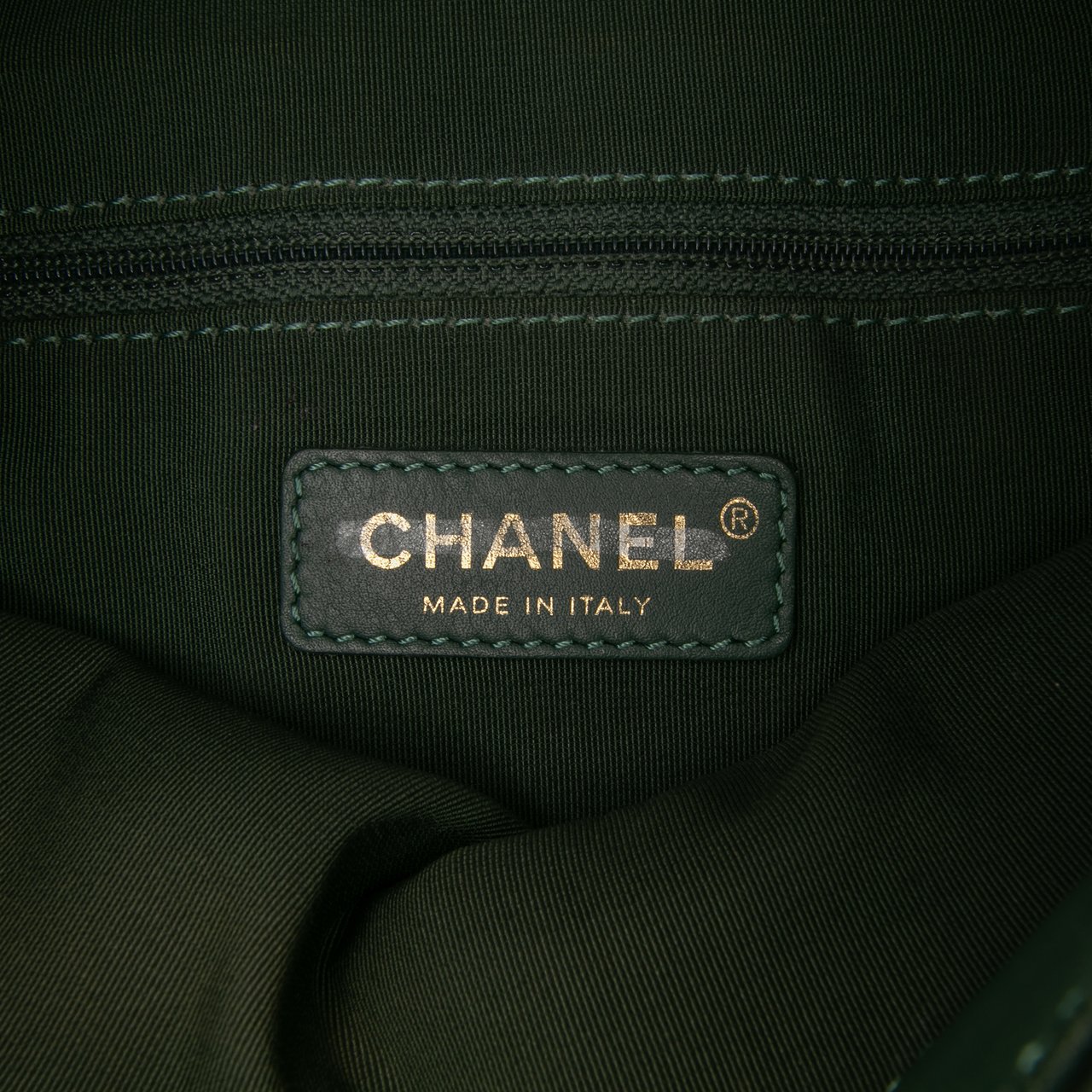 Chanel CC Quilted Caviar Casual Style Hobo Groen