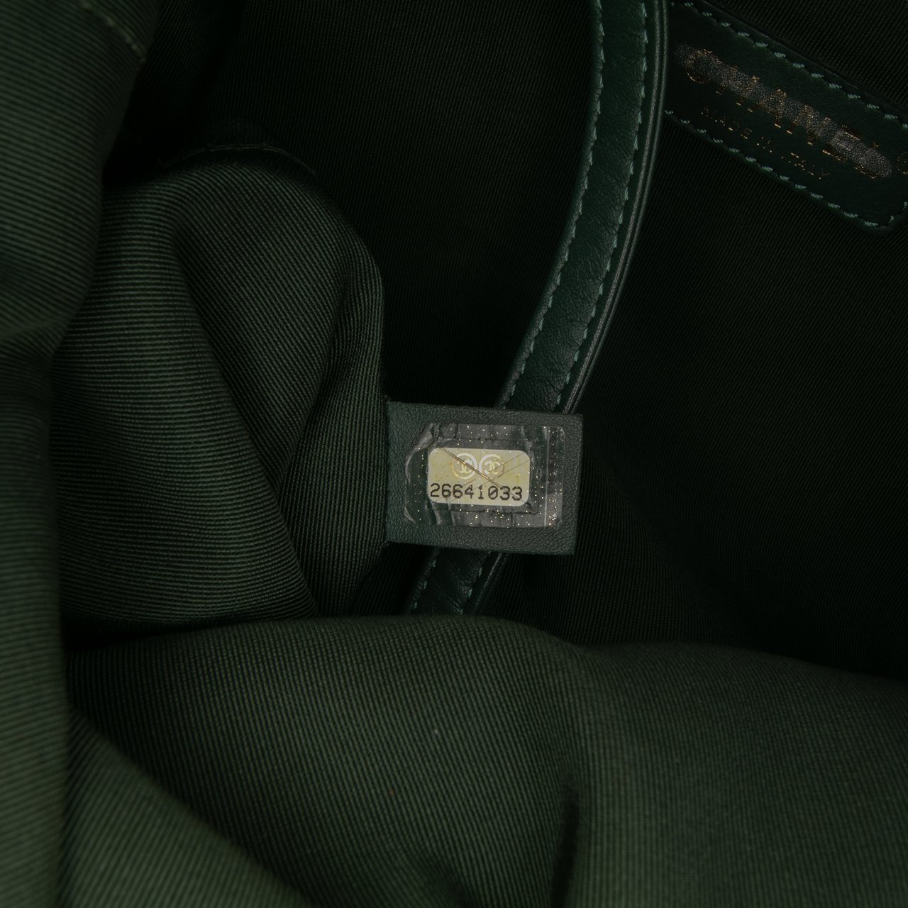 Chanel CC Quilted Caviar Casual Style Hobo Groen