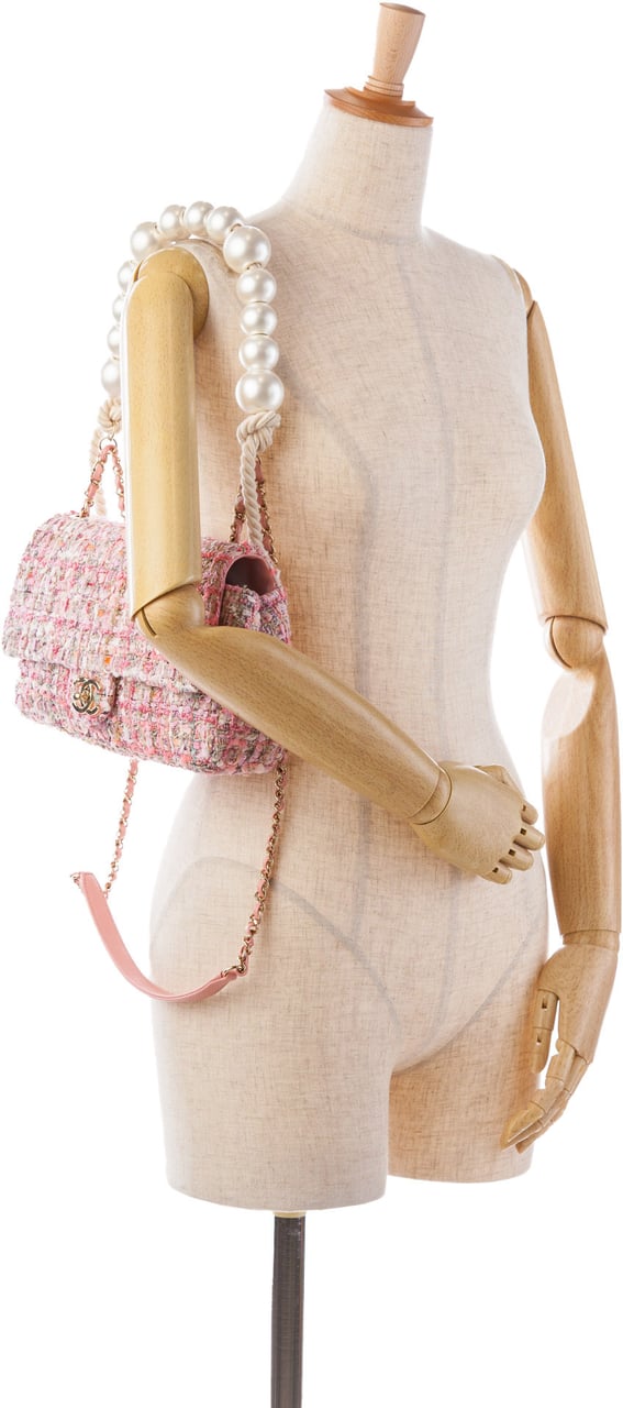 Chanel Medium Tweed Large Pearl Handle Flap Roze