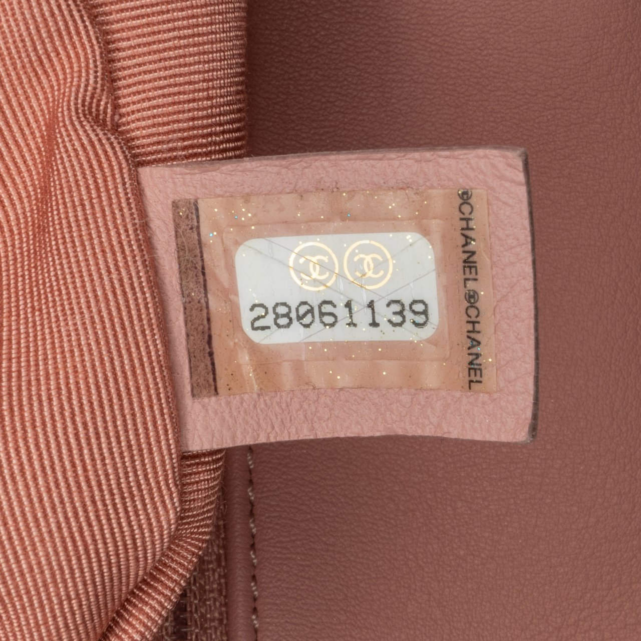 Chanel Medium Tweed Large Pearl Handle Flap Roze