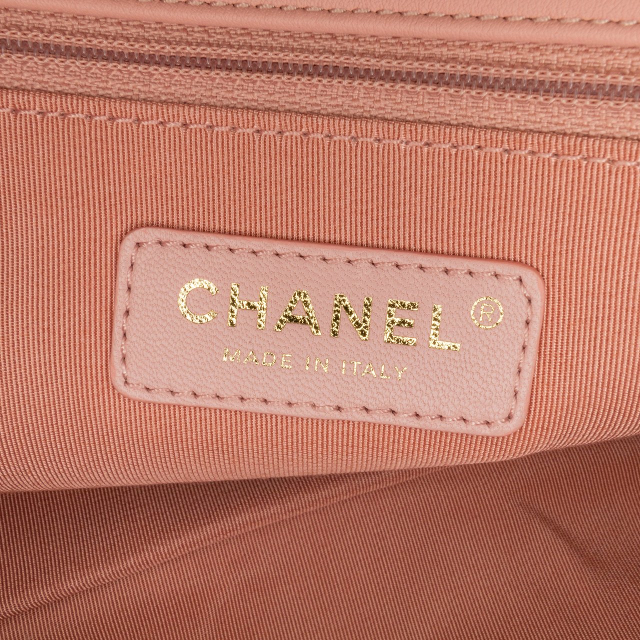 Chanel Medium Tweed Large Pearl Handle Flap Roze