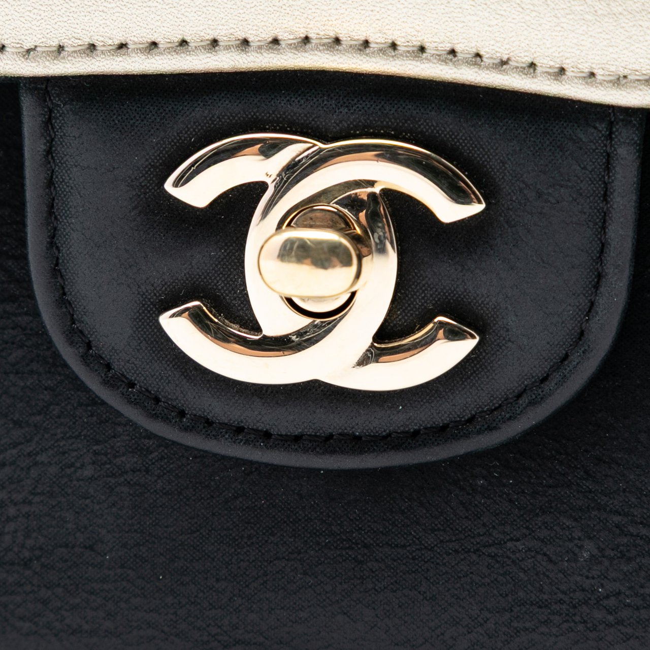 Chanel Medium Classic Bicolor Caviar Double Flap Zilver