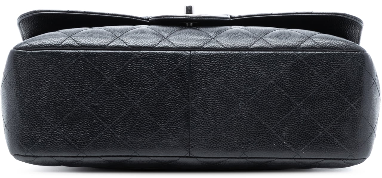 Chanel Jumbo Classic Caviar Double Flap Zwart