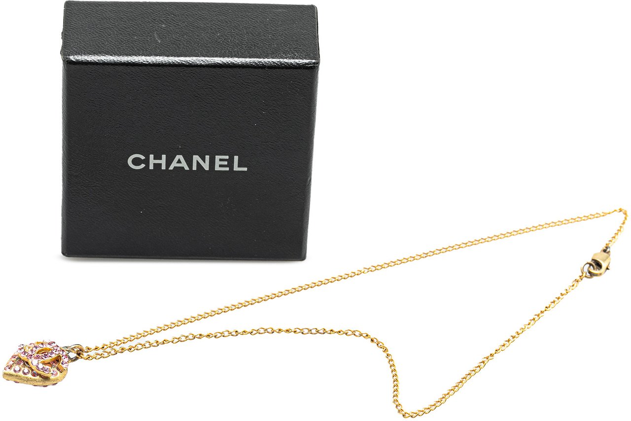 Chanel Gold Plated Rhinestone CC Heart Pendant Necklace Goud